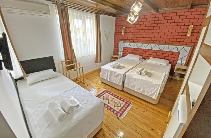 Kale (Standart Üç Kişilik Oda)